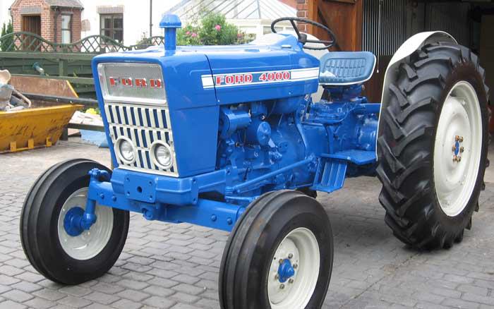 1510 3 Cylinder ford tractor #7